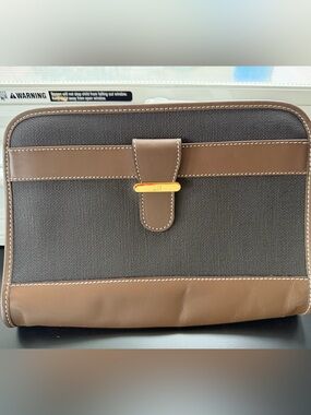 $600 Retail Dunhill Wristlet
